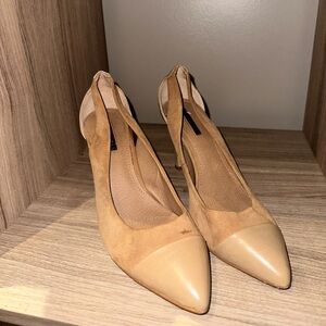 💕4 for $12 Sale!💕 Tahari Stella Heels